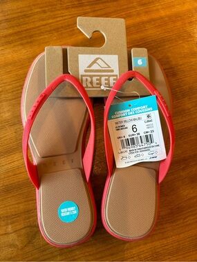 Reef Women’s Water Willow Sandals - red and Tan NWT